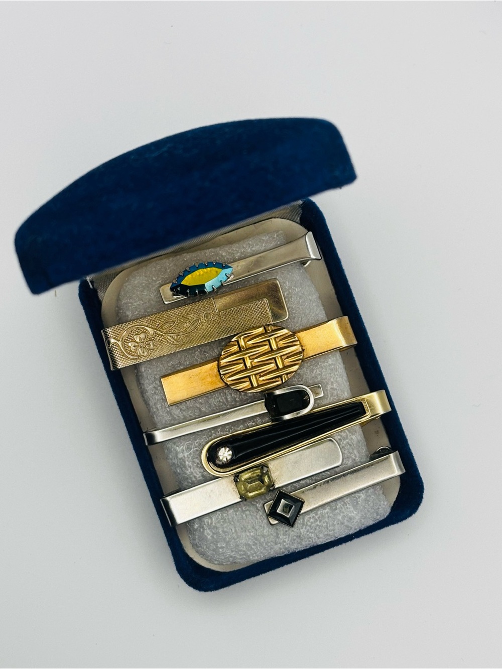 Vintage Men's Tie Clip Lot (7 Pcs) - Mid-Century Retro Tie Bars with Velvet Case